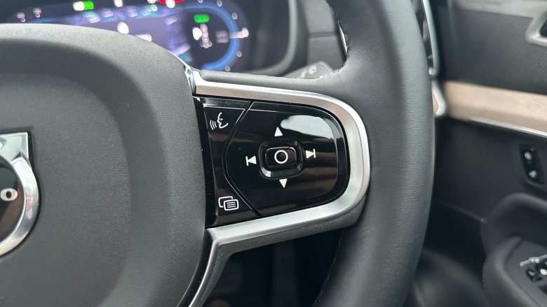 Volvo XC90 2.0 T8 PHEV Plus Dark 5dr AWD Geartronic Estate